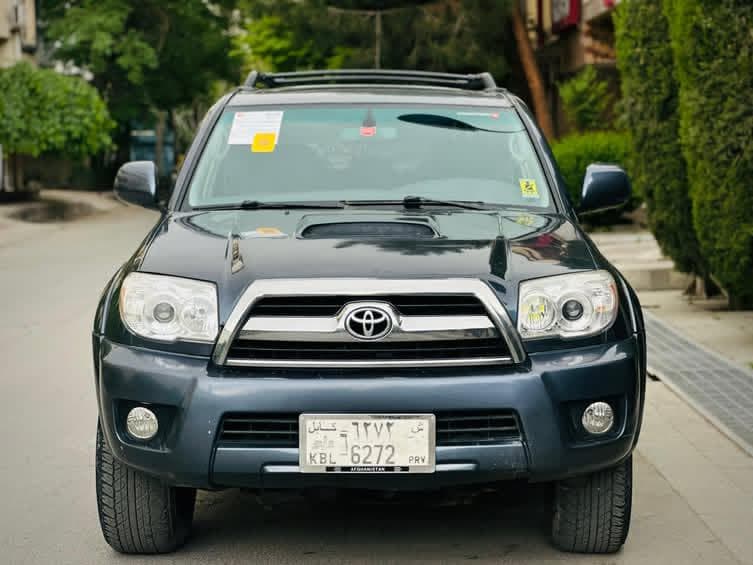 Toyota 4-Runner 2007 – 4WD with backup camera