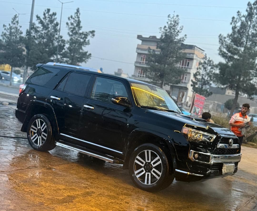 Toyota 4-Runner 2020 – Schwarz, 5 Sitze