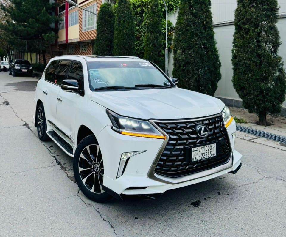 Lexus LX 570 2019 – Allradantrieb, Rückfahrkamera