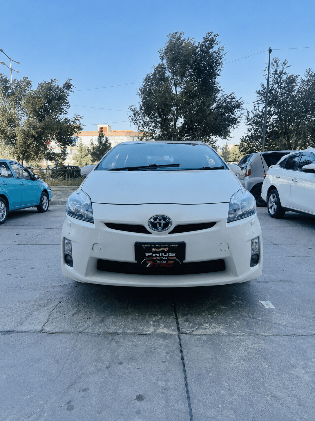 Toyota Prius 2010 – کمره عقب با رهنمای مسیر GPS