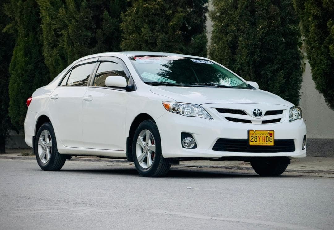 Toyota Corolla 2012 – Backup camera and GPS navigation