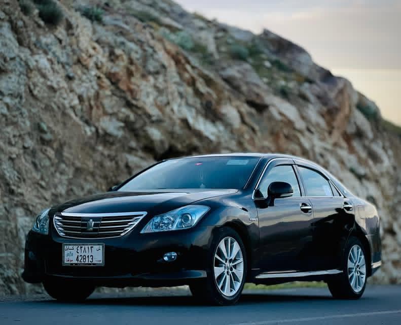 Toyota Crown 2011