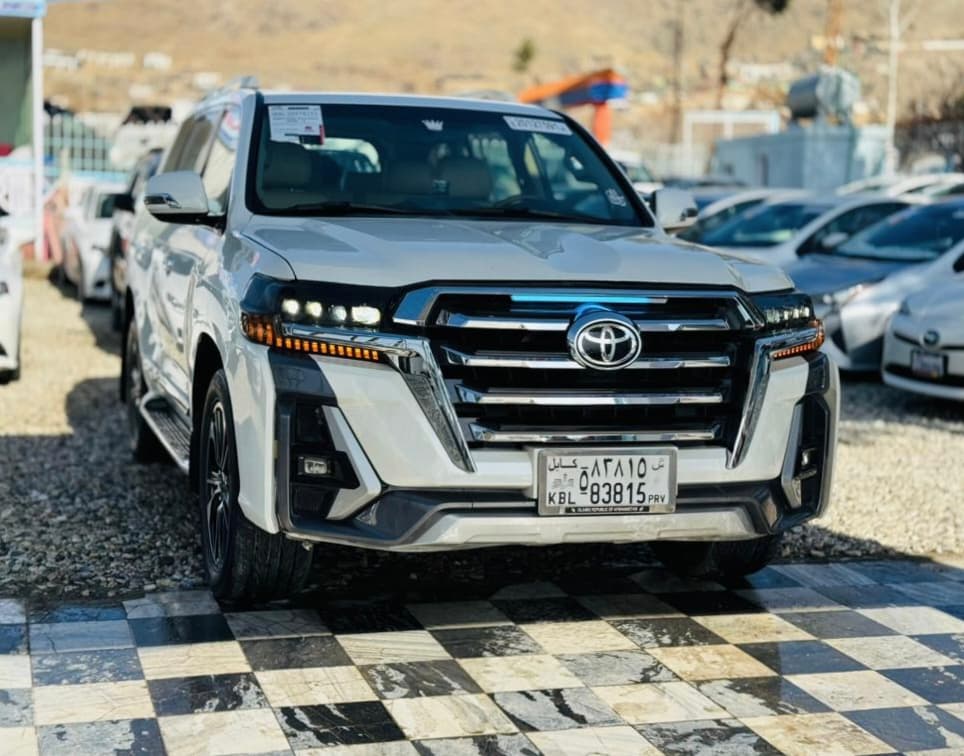 Toyota Land Cruiser 2019 – Four-wheel drive, backup camera