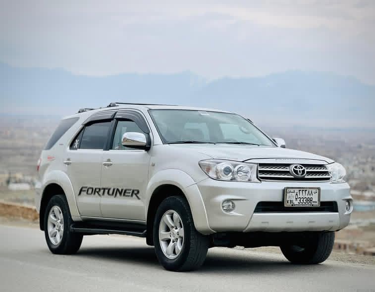 Toyota Fortuner 2011